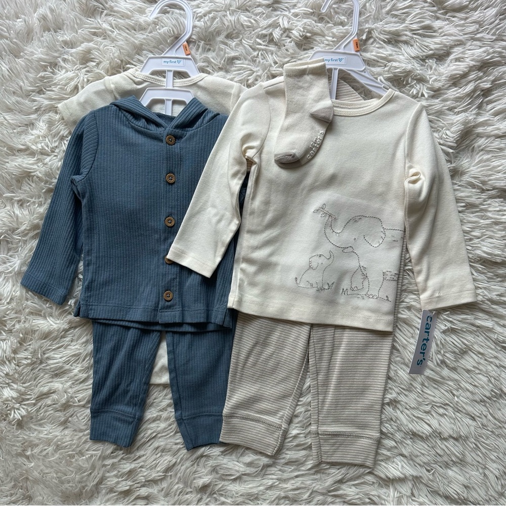 Carter's Outfit Bundle New With Tags Size 12 Months
